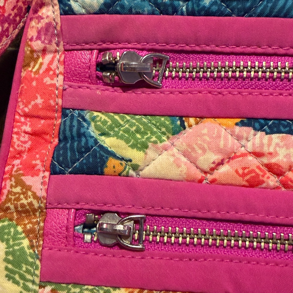 Bright floral print Vera Bradley crossbody purse - Picture 7 of 7